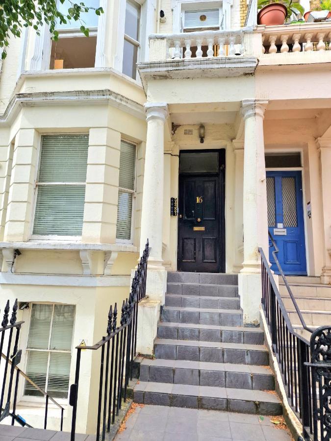 Cosy Home In Kensington - Great Location! 3 Minutes Walk To Earl'S Court Station Лондон Екстериор снимка