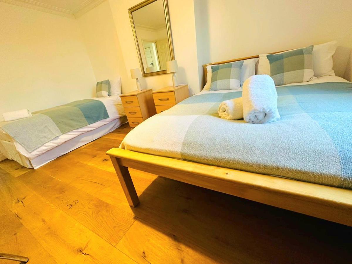 Cosy Home In Kensington - Great Location! 3 Minutes Walk To Earl'S Court Station Лондон Екстериор снимка