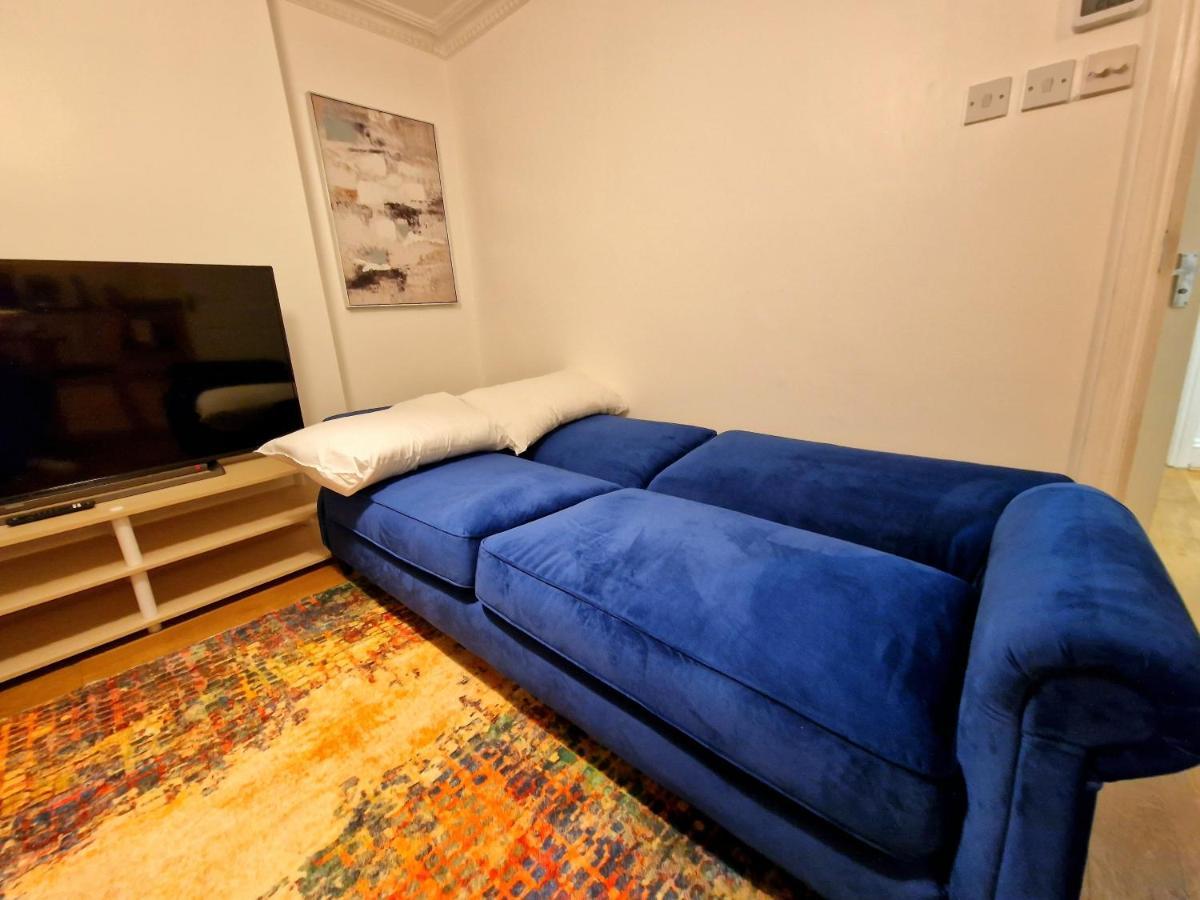 Cosy Home In Kensington - Great Location! 3 Minutes Walk To Earl'S Court Station Лондон Екстериор снимка