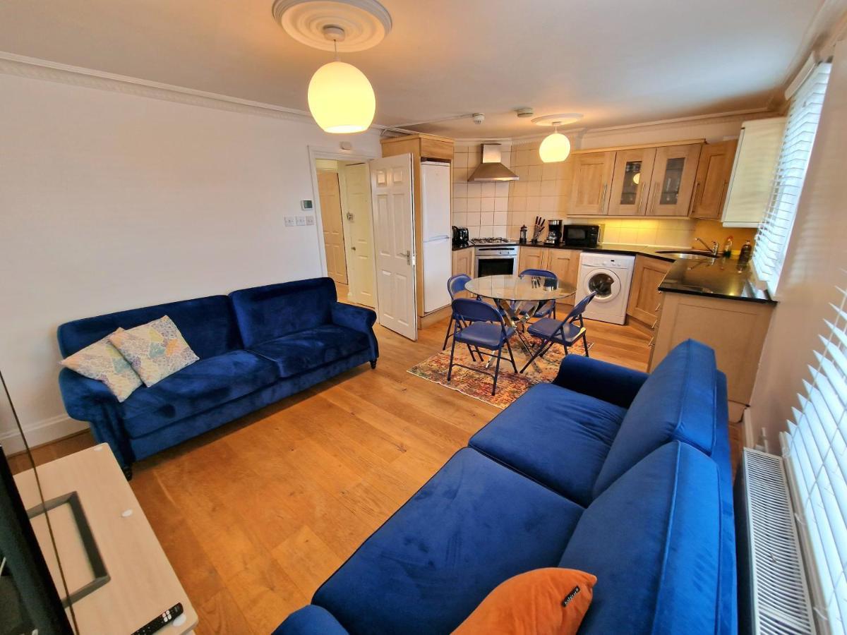Cosy Home In Kensington - Great Location! 3 Minutes Walk To Earl'S Court Station Лондон Екстериор снимка