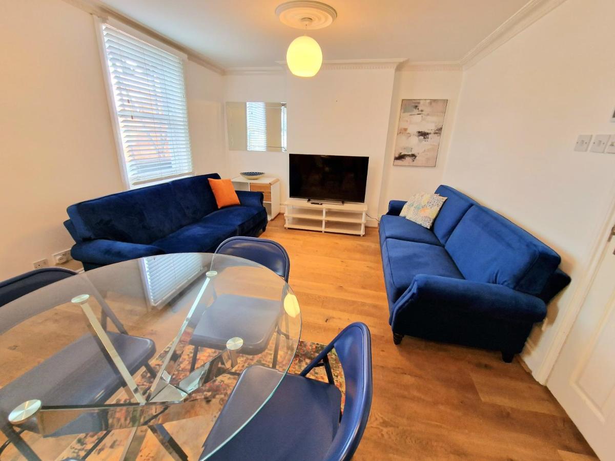 Cosy Home In Kensington - Great Location! 3 Minutes Walk To Earl'S Court Station Лондон Екстериор снимка