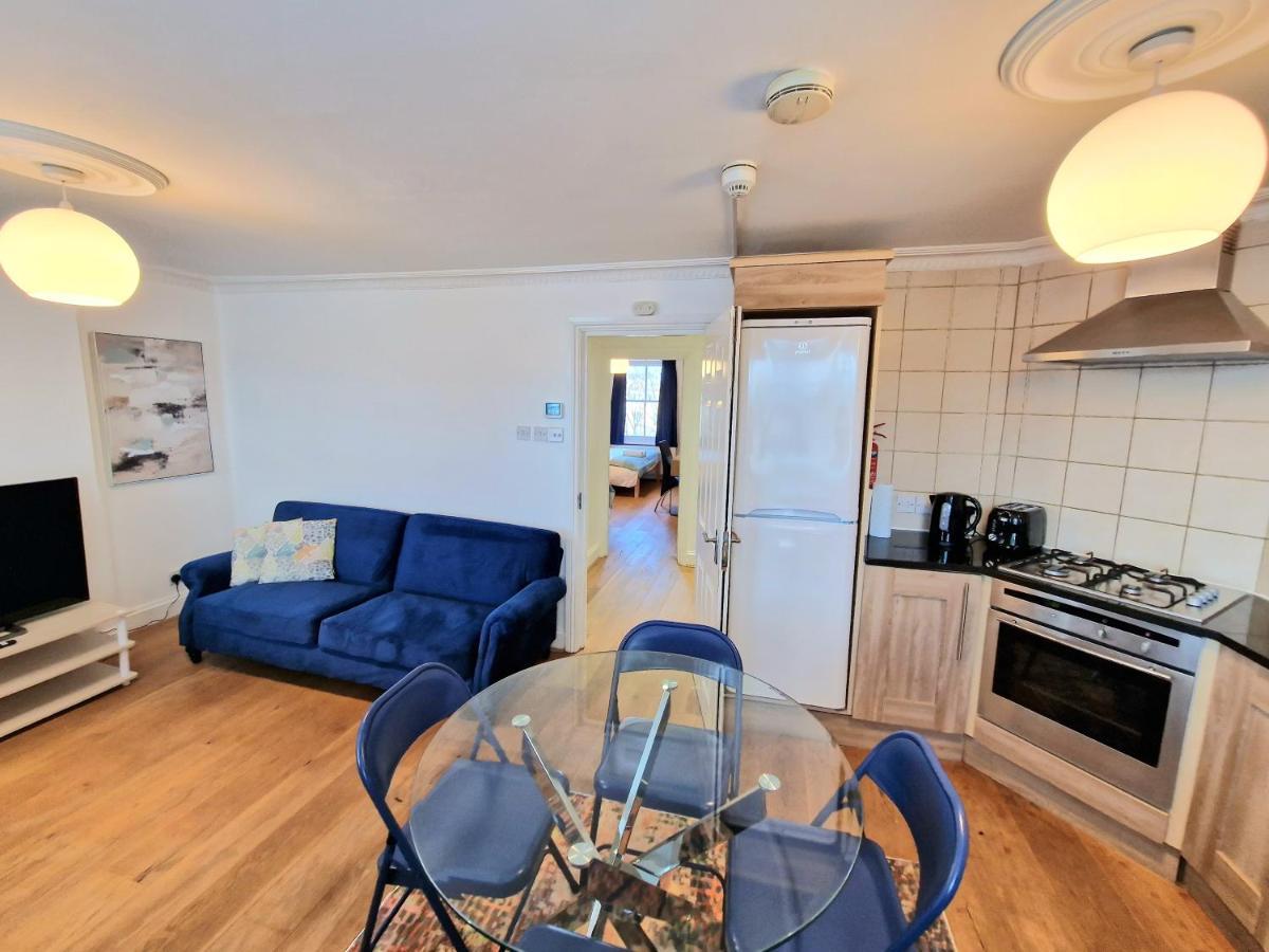 Cosy Home In Kensington - Great Location! 3 Minutes Walk To Earl'S Court Station Лондон Екстериор снимка