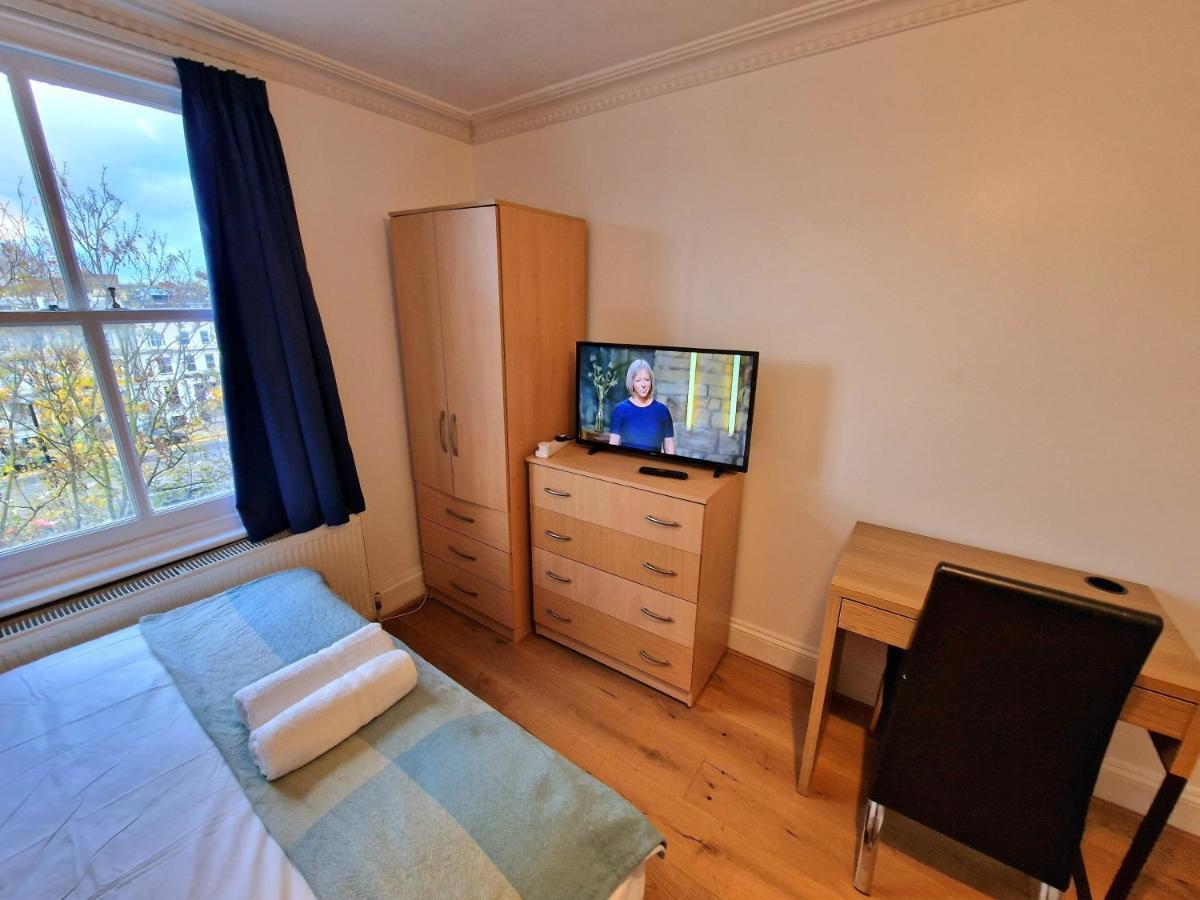 Cosy Home In Kensington - Great Location! 3 Minutes Walk To Earl'S Court Station Лондон Екстериор снимка